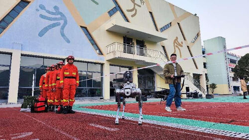 najświeższe informacje o firmie Ćwiczenia symulacji ognia z wykorzystaniem dronów i robotów