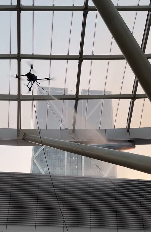 najświeższe informacje o firmie Dron czyszczący MYUAV M400X pomyślnie zakończył precyzyjne czyszczenie w dużej przestrzeni zamkniętej